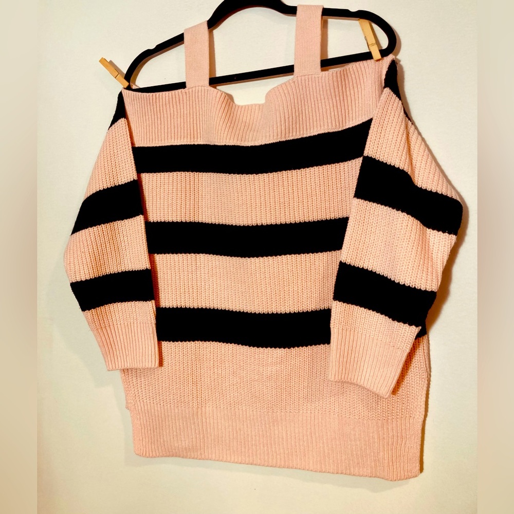 COLD SHOULDER KNITTED SWEATER
